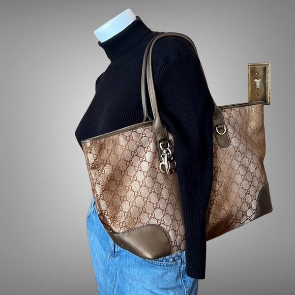 A27- 💯 % authentic Gucci shoulder bag - Picture 2 of 14
